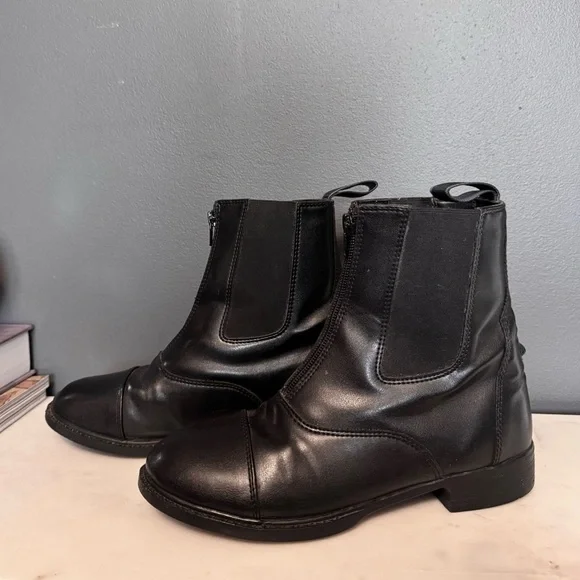 AÜKEN Front-Zip Black Boots - Picture 4 of 8